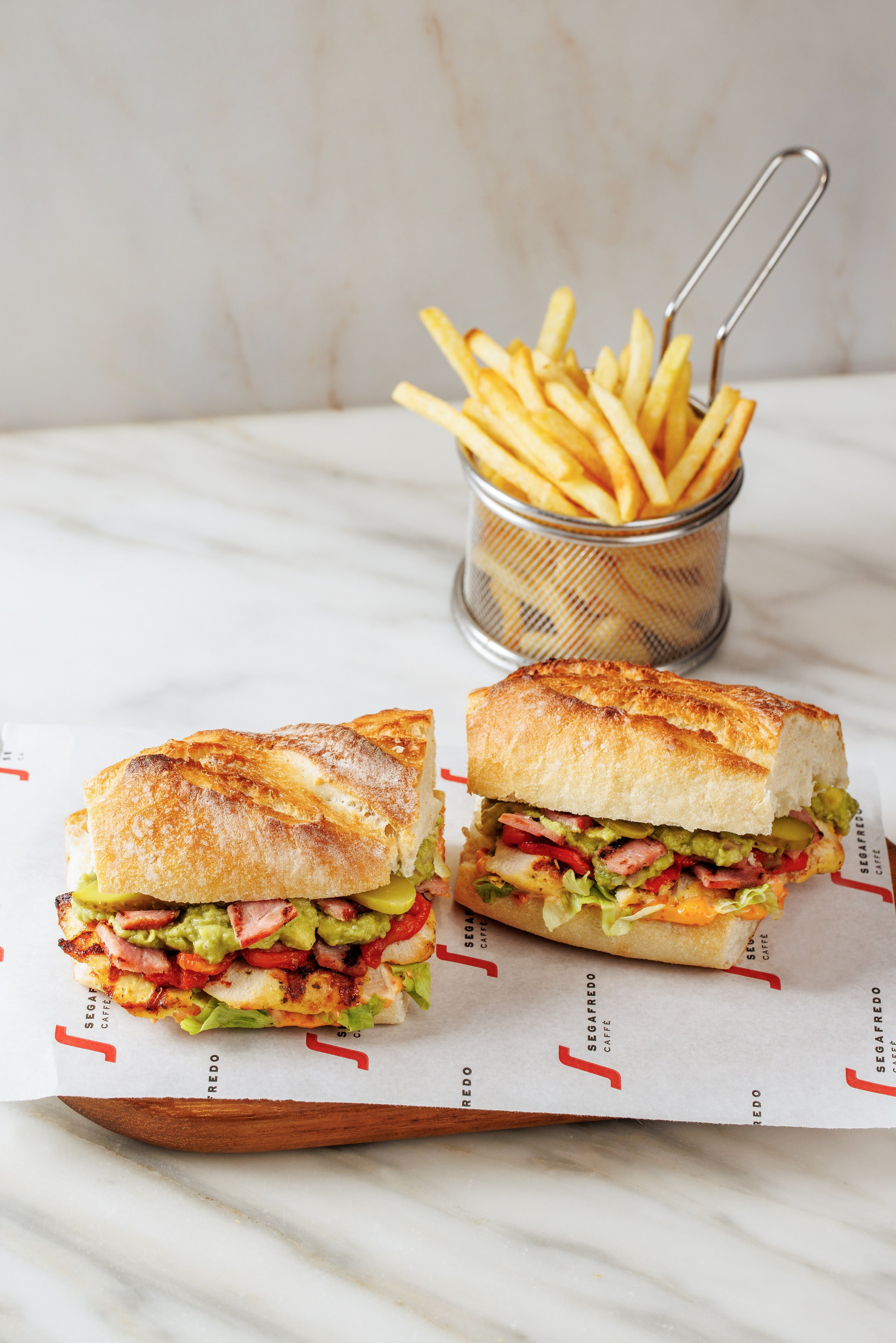 GRILLED CHICKEN & AVOCADO SANDWICH