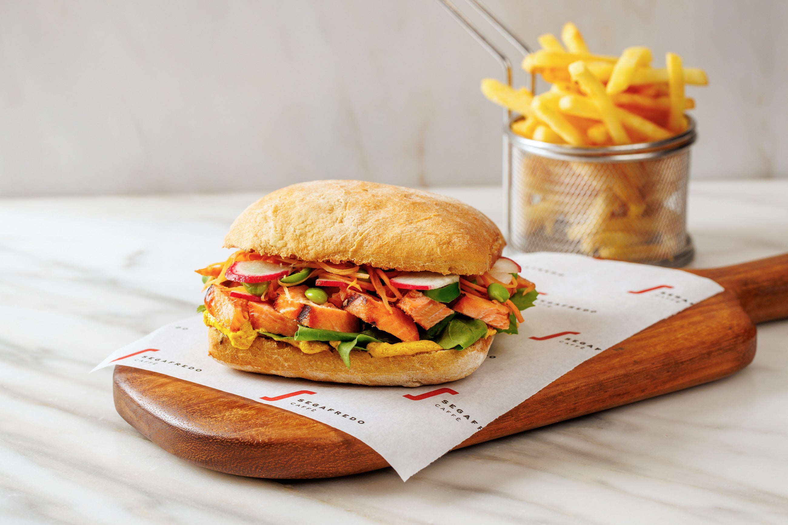 GRILLED SALMON SANDWICH