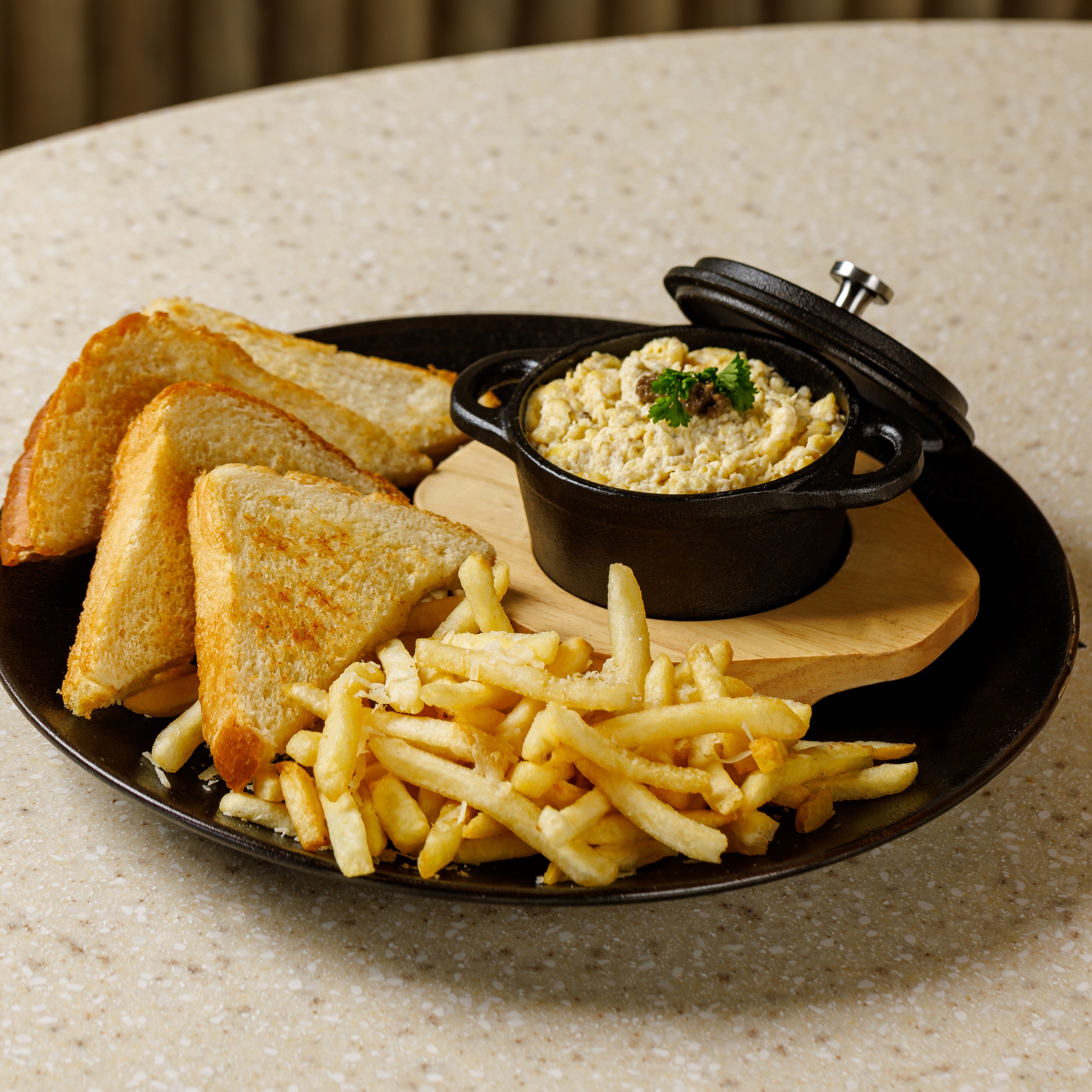 TRUFFLE SCRAMBLED EGG